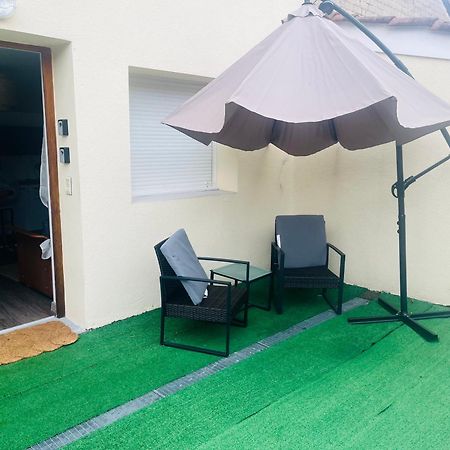Le Petit Prince , Jolie Maisonnette Terrasse Netflix Parking Prive Jeux De Societe Бур-ен-Брес Екстериор снимка