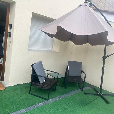 Le Petit Prince , Jolie Maisonnette Terrasse Netflix Parking Prive Jeux De Societe Бур-ен-Брес Екстериор снимка