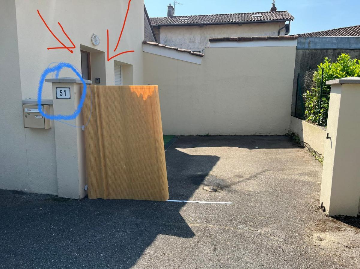 Le Petit Prince , Jolie Maisonnette Terrasse Netflix Parking Prive Jeux De Societe Бур-ен-Брес Екстериор снимка